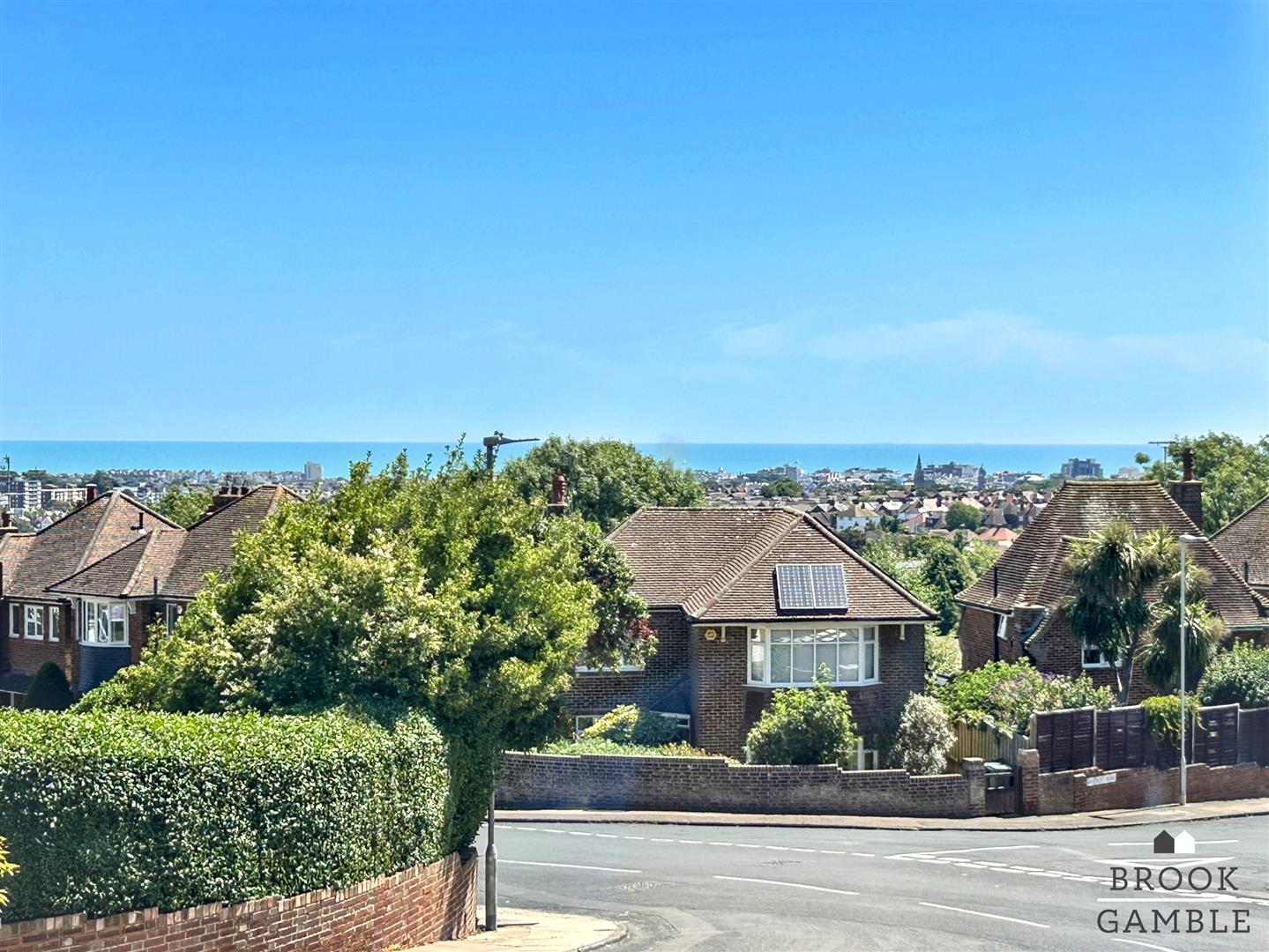 2 Bedroom Apartment. Peppercombe Road in Eastbourne,  6